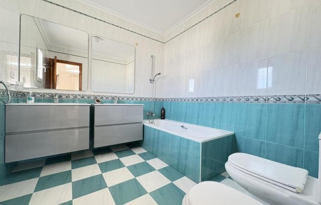 Resale - Villa - La Manga del Mar Menor - Mar Menor