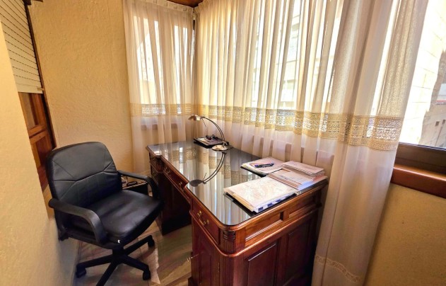 Revente - Apartment - Alicante - Centro