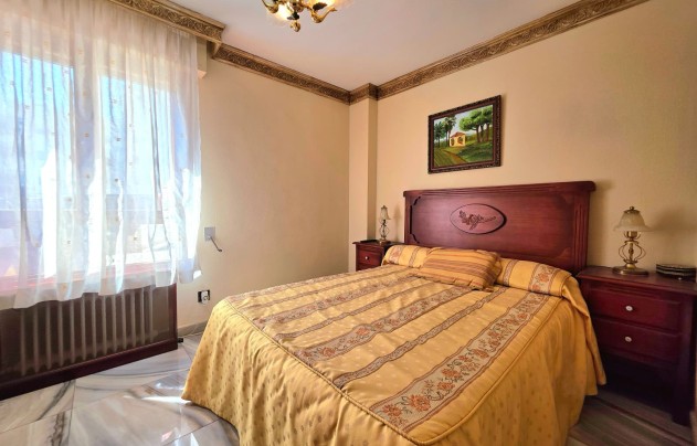 Revente - Apartment - Alicante - Centro