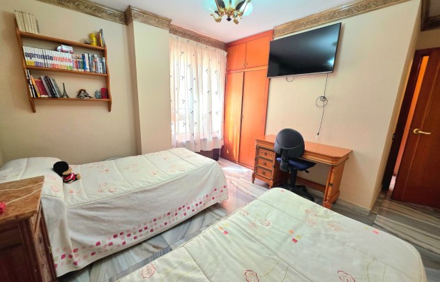 Revente - Apartment - Alicante - Centro