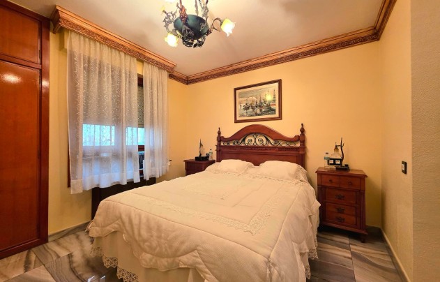 Revente - Apartment - Alicante - Centro