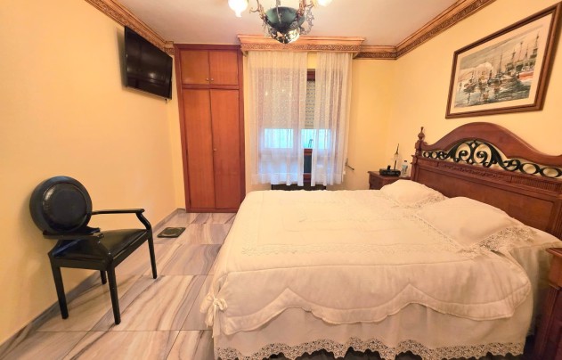 Revente - Apartment - Alicante - Centro