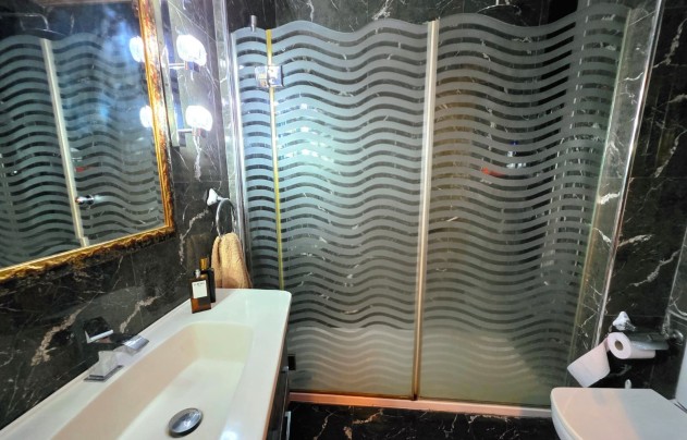 Revente - Apartment - Alicante - Centro