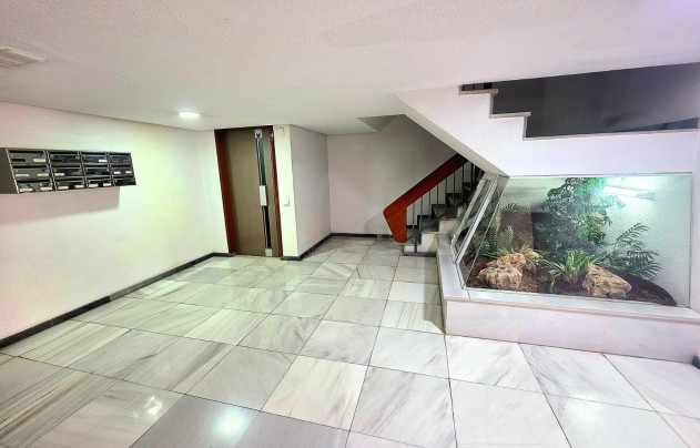Revente - Apartment - Alicante - Centro