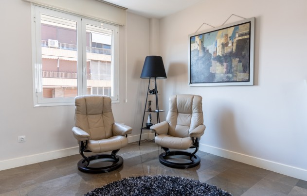 Revente - Apartment - Alicante - Center