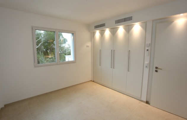 Resale - Villa - COSTA D'EN BLANES - Calvià