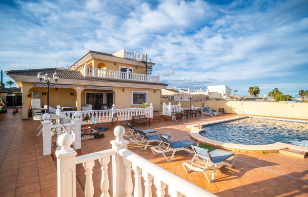 Resale - Villa - Torrevieja - LOS BALCONES - LOS ALTOS