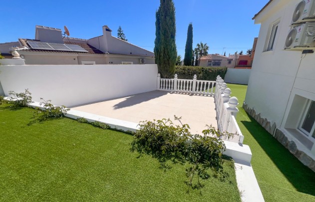 Resale - Villa - Torrevieja - Los Balcones