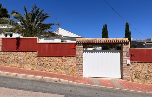 Resale - Villa - Torrevieja - Los Balcones