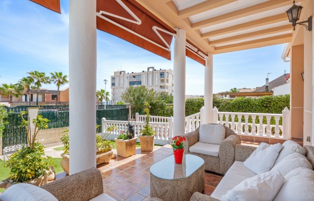 Resale - Villa - Torrevieja - La Mata