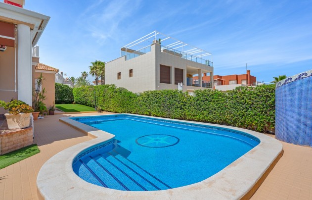 Resale - Villa - Torrevieja - La Mata