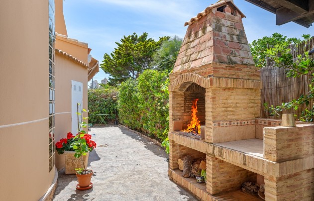 Resale - Villa - Torrevieja - La Mata