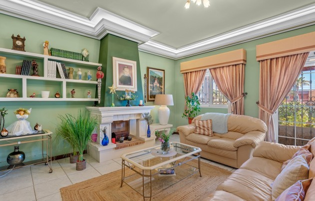 Resale - Villa - Torrevieja - La Mata