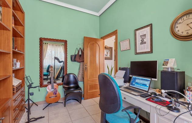 Resale - Villa - Torrevieja - La Mata