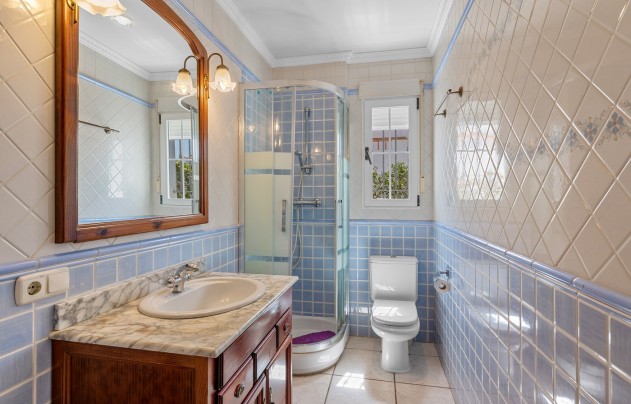 Resale - Villa - Torrevieja - La Mata