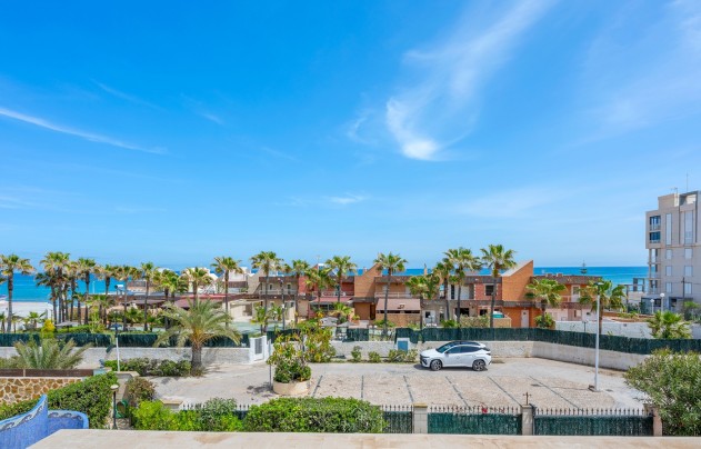 Resale - Villa - Torrevieja - La Mata