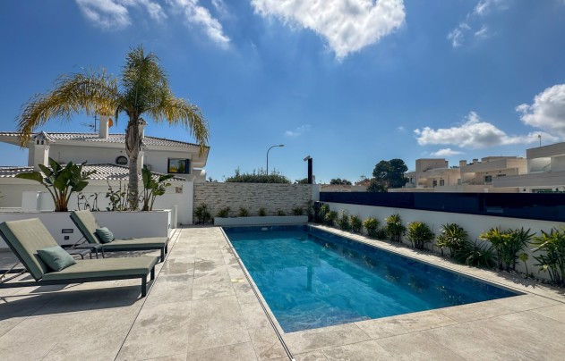 Resale - Villa - Orihuela Costa - Villamartín