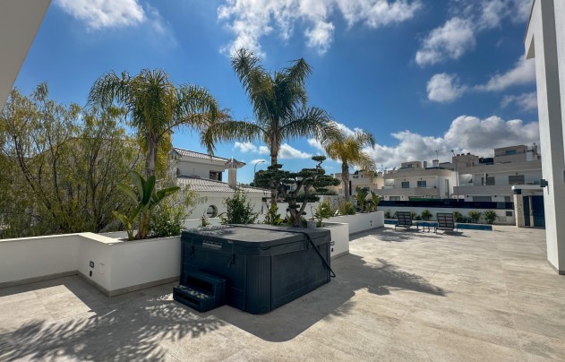 Resale - Villa - Orihuela Costa - Villamartín