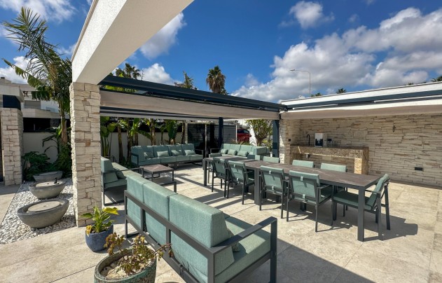 Resale - Villa - Orihuela Costa - Villamartín
