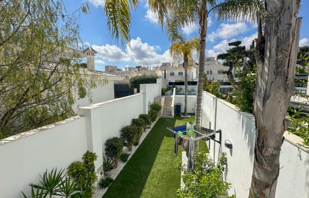 Resale - Villa - Orihuela Costa - Villamartín