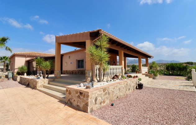Resale - Villa - Albatera