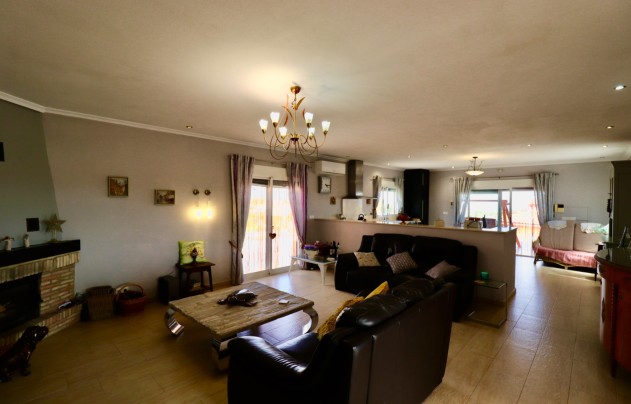 Resale - Villa - Albatera