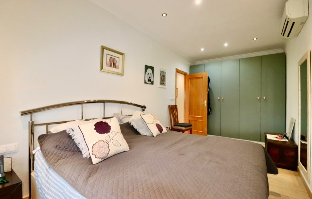 Resale - Villa - Albatera