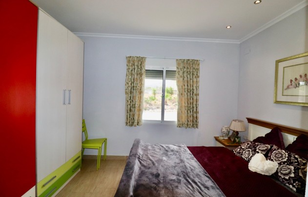Resale - Villa - Albatera