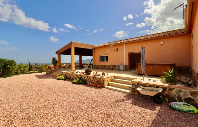 Resale - Villa - Albatera