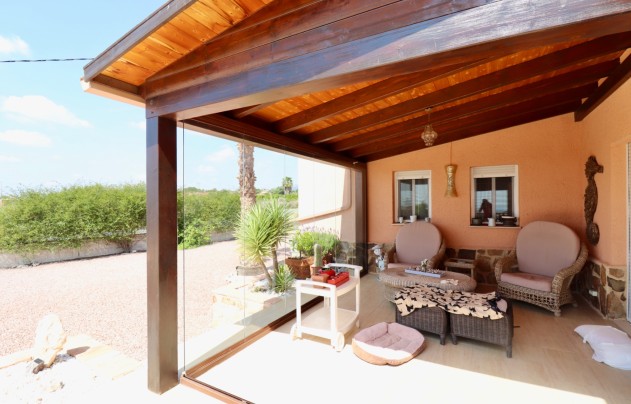 Resale - Villa - Albatera