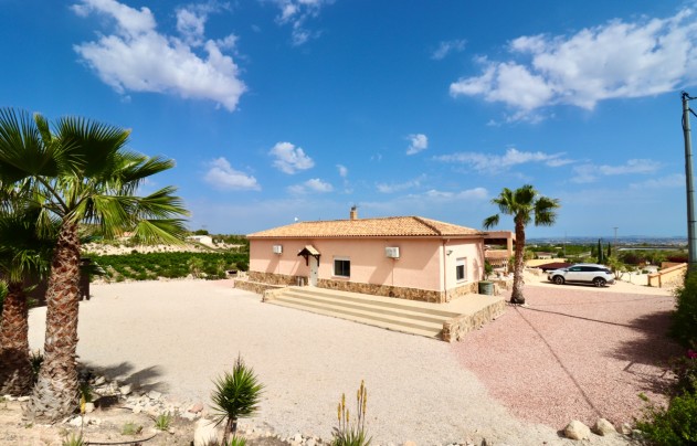Resale - Villa - Albatera