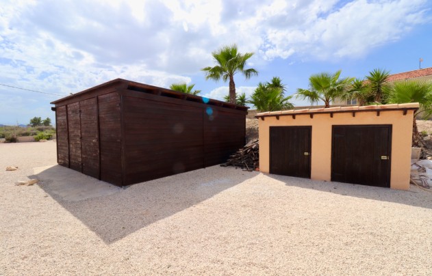 Resale - Villa - Albatera