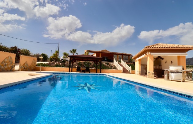 Resale - Villa - Albatera