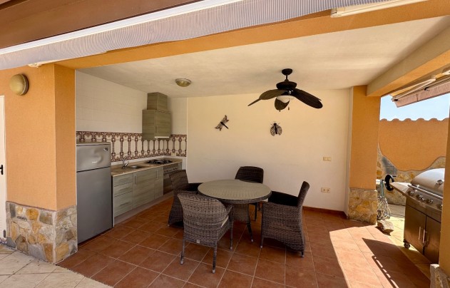 Resale - Villa - Albatera