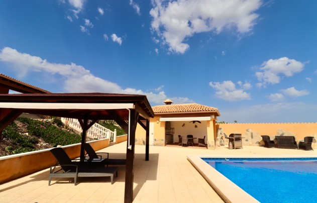 Resale - Villa - Albatera