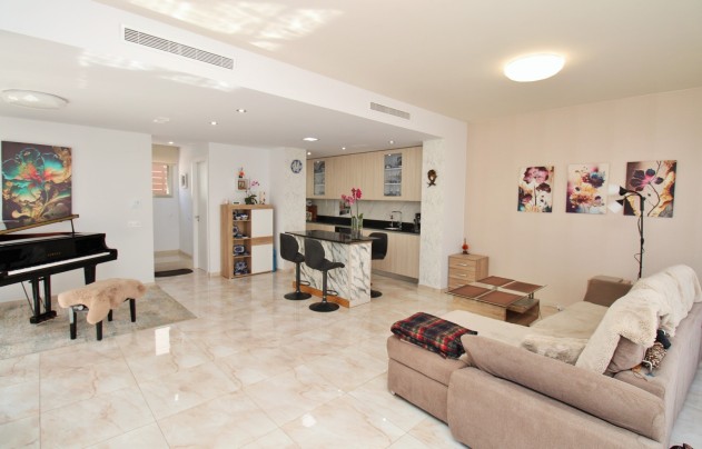 Resale - Villa - Villamartín