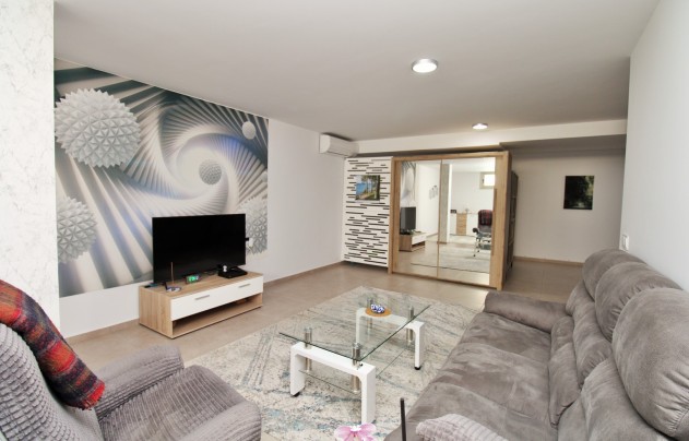 Resale - Villa - Villamartín