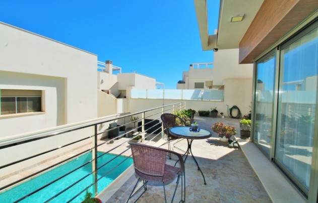 Resale - Villa - Villamartín