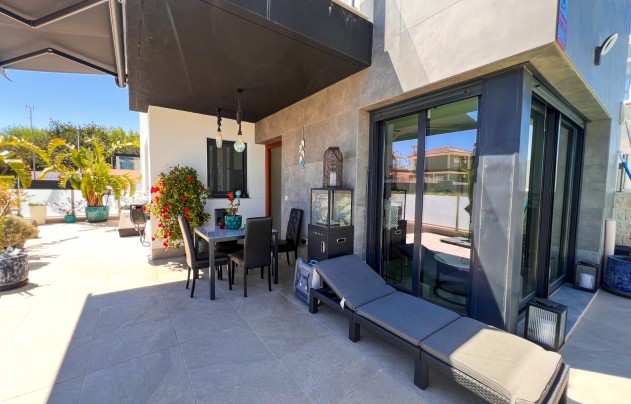 Herverkoop - Villa - Torrevieja - Los Balcones