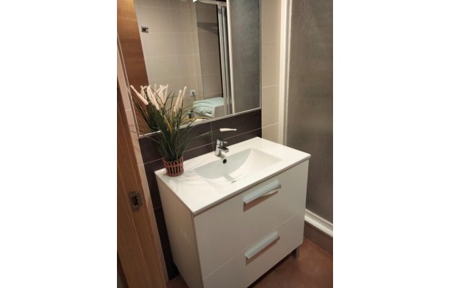 Herverkoop - Commercial - Alicante - Casco antiguo