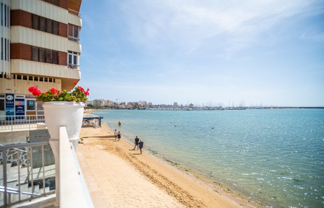 Resale - Apartment - Torrevieja - Acequion