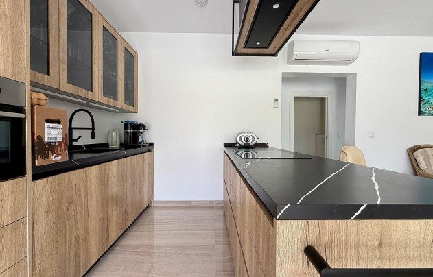 Resale - Villa - Salinas
