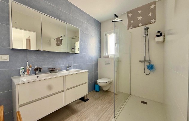 Resale - Villa - Salinas