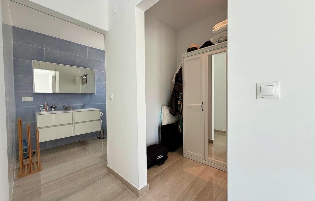 Resale - Villa - Salinas