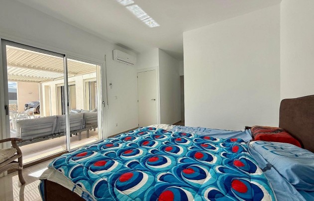 Resale - Villa - Salinas