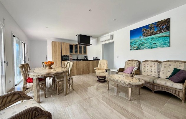 Resale - Villa - Salinas