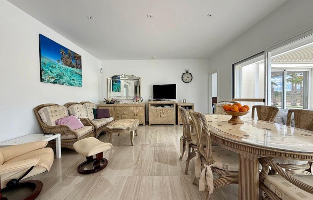 Resale - Villa - Salinas