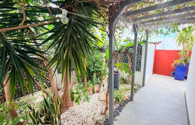 Reventa - Villa - Los Montesinos - La Herrada