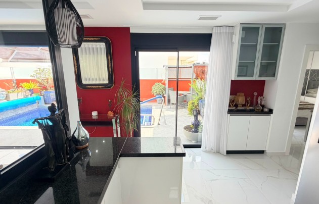 Reventa - Villa - Los Montesinos - La Herrada