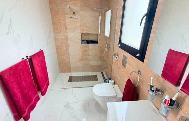 Reventa - Villa - Los Montesinos - La Herrada